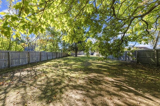 1227 Old Plainville Rd, New Bedford, MA 02745