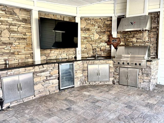 2502 Lake Gardens Court, Kingwood, TX 77339