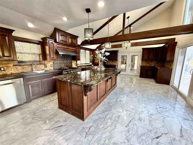 2502 Lake Gardens Court, Kingwood, TX 77339