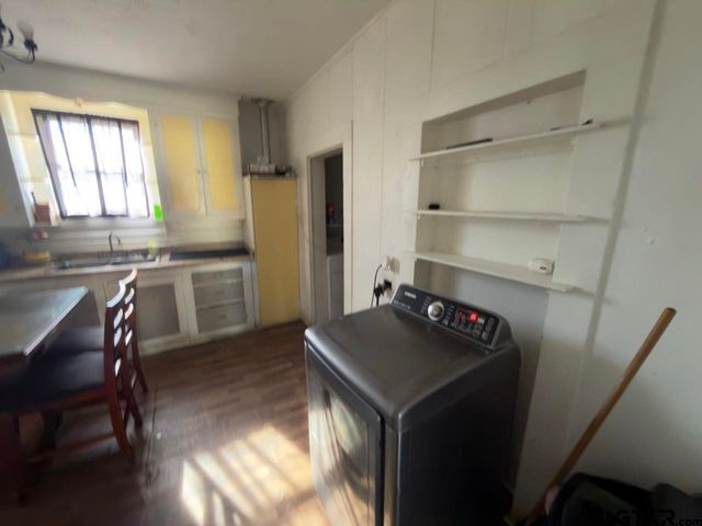 513 W 6th, Mt Pleasant, TX 75455