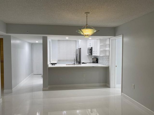 1520 WHITEHALL Drive 202, Davie, FL 33324