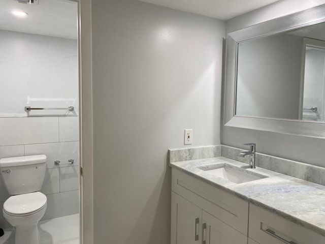 1520 WHITEHALL Drive 202, Davie, FL 33324