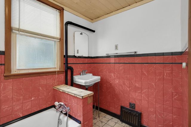 961 Margaret Street, Saint Paul, MN 55106