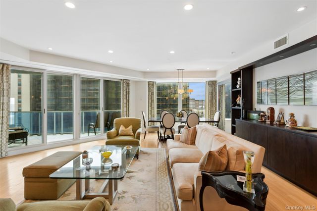 403 E Boardwalk 502, Long Beach, NY 11561