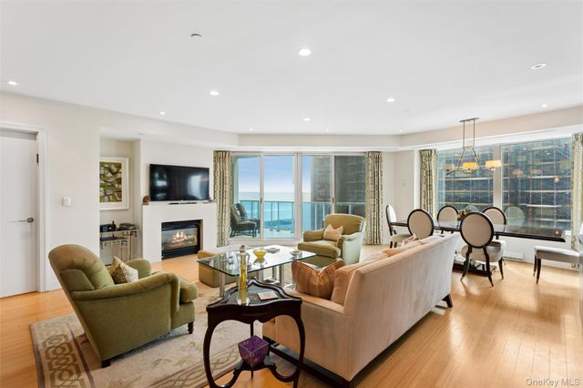 403 E Boardwalk 502, Long Beach, NY 11561