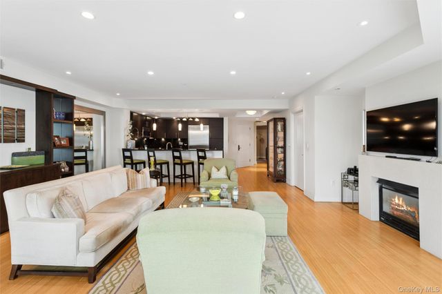 403 E Boardwalk 502, Long Beach, NY 11561