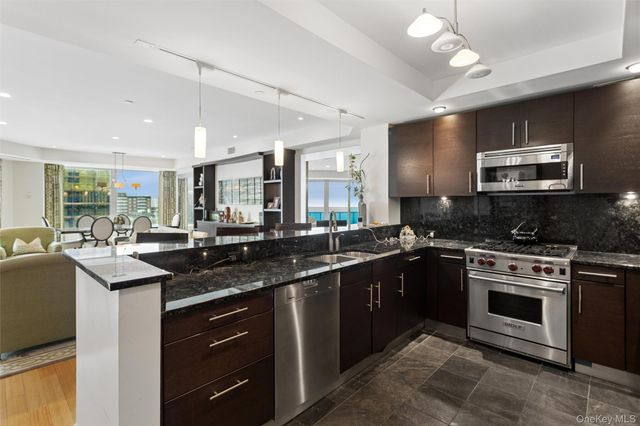 403 E Boardwalk 502, Long Beach, NY 11561