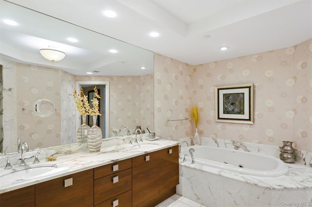 403 E Boardwalk 502, Long Beach, NY 11561