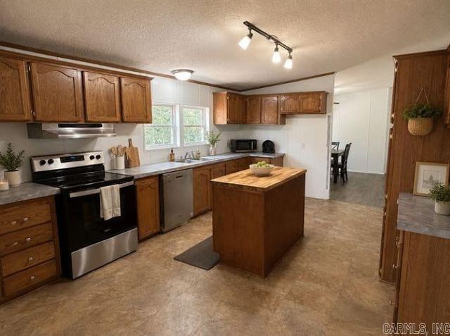 8125 Clearlake Drive, Mabelvale, AR 72103
