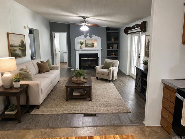 8125 Clearlake Drive, Mabelvale, AR 72103