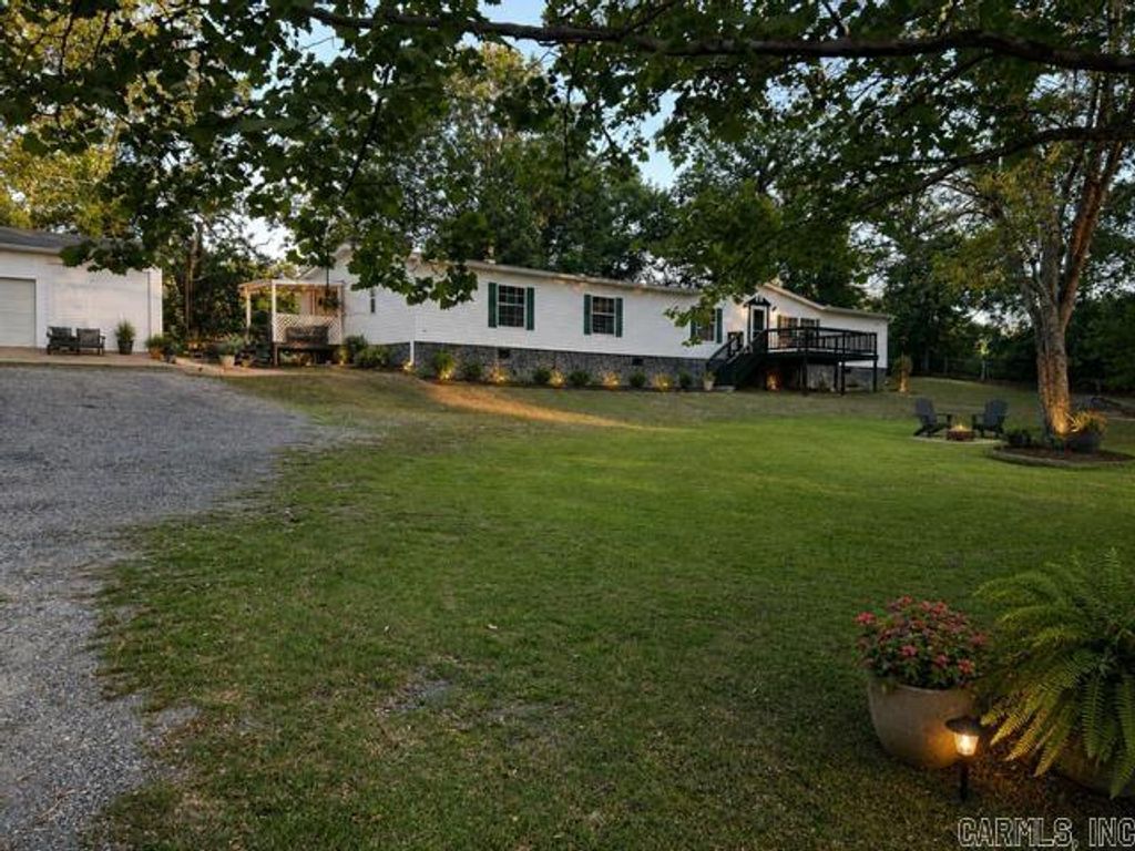 8125 Clearlake Drive, Mabelvale, AR 72103