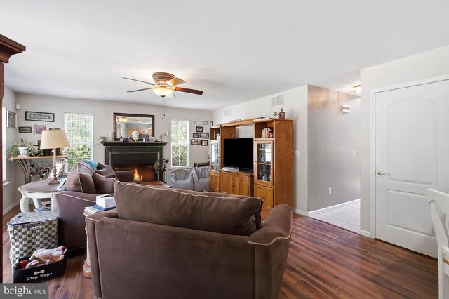58 NAUTILUS DR, Barnegat, NJ 08005