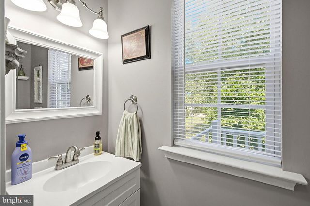 58 NAUTILUS DR, Barnegat, NJ 08005
