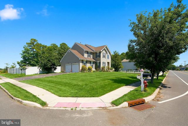 58 NAUTILUS DR, Barnegat, NJ 08005