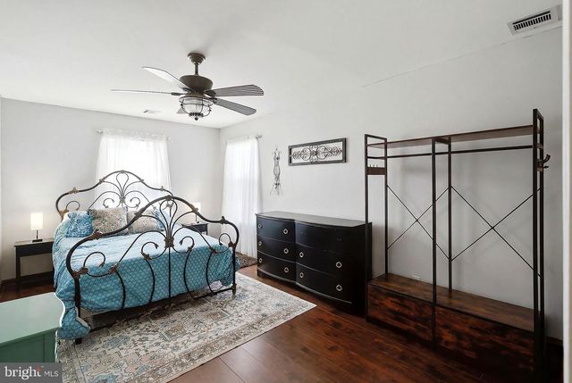 58 NAUTILUS DR, Barnegat, NJ 08005