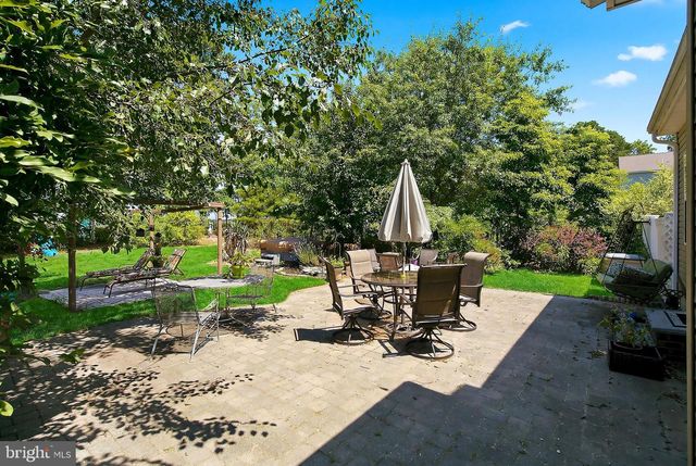 58 NAUTILUS DR, Barnegat, NJ 08005