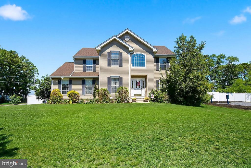 58 NAUTILUS DR, Barnegat, NJ 08005