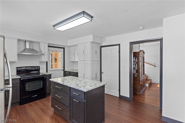 6312 E Pleasant Valley Road, Independence, OH 44131