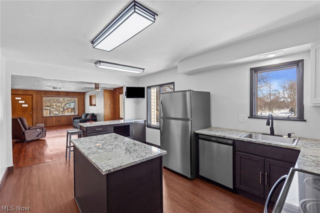 6312 E Pleasant Valley Road, Independence, OH 44131