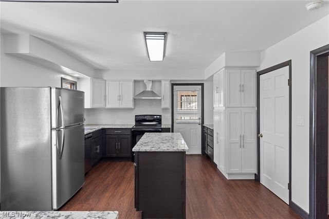 6312 E Pleasant Valley Road, Independence, OH 44131