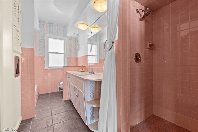 6312 E Pleasant Valley Road, Independence, OH 44131