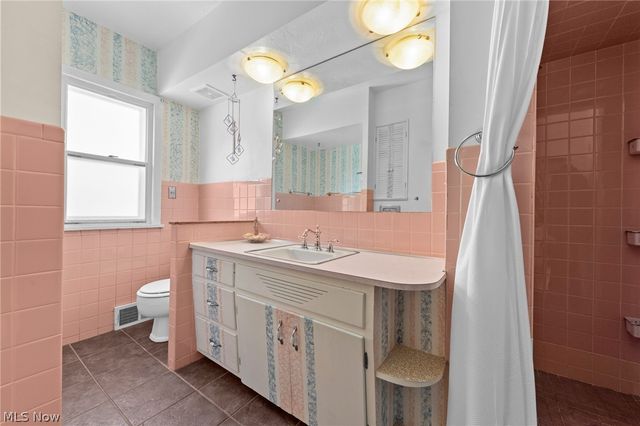 6312 E Pleasant Valley Road, Independence, OH 44131