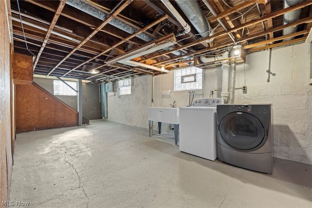 6312 E Pleasant Valley Road, Independence, OH 44131