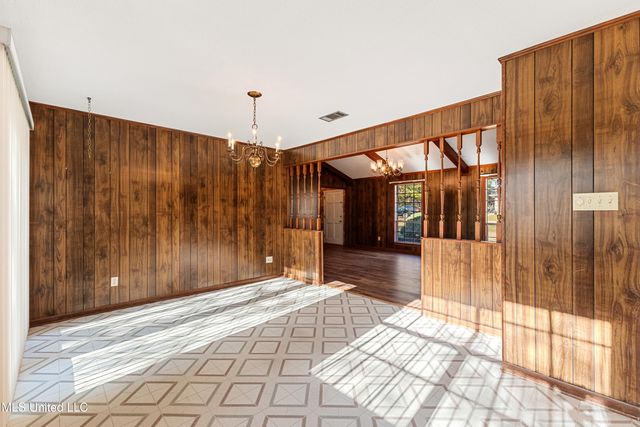 112 Marshall Place, Hattiesburg, MS 39402