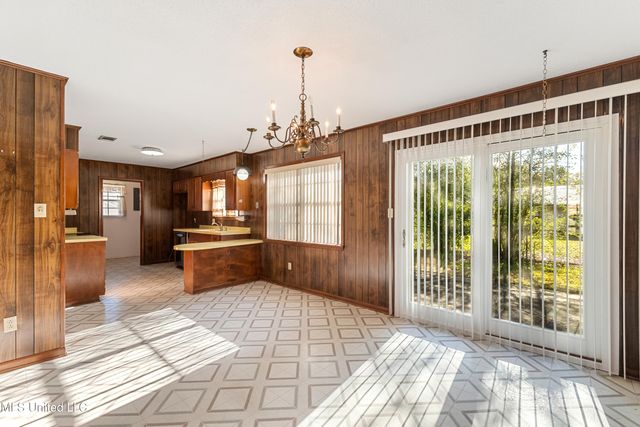 112 Marshall Place, Hattiesburg, MS 39402