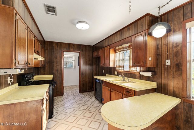 112 Marshall Place, Hattiesburg, MS 39402