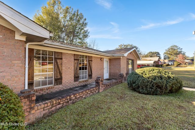 112 Marshall Place, Hattiesburg, MS 39402