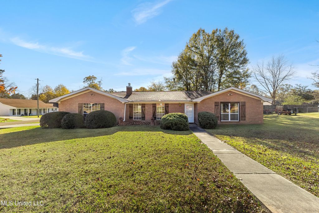 112 Marshall Place, Hattiesburg, MS 39402