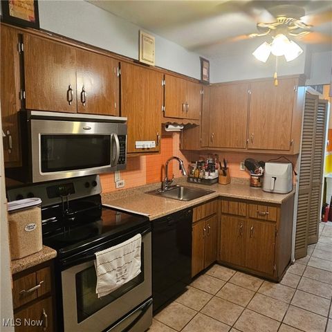 6280 Eldridge Boulevard, Bedford Heights, OH 44146