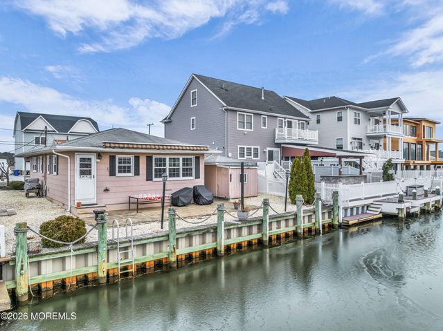 126 Royal Drive, Brick, NJ 08723