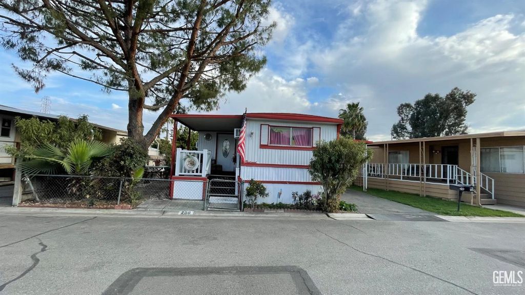 4401 Hughes ln 200, Bakersfield, CA 93304
