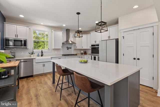 52 ACORN RIDGE CT, Fredericksburg, VA 22406