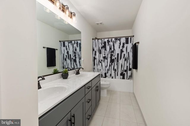 52 ACORN RIDGE CT, Fredericksburg, VA 22406