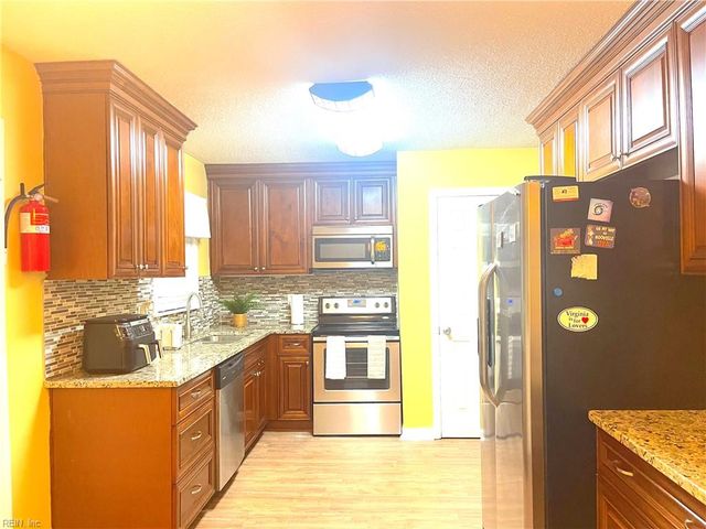 1640 Old Buckroe RD, Hampton, VA 23664