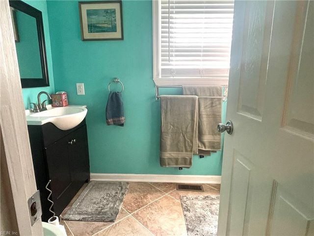 1640 Old Buckroe RD, Hampton, VA 23664