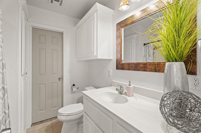 720 NW 8th Street, Moore, OK 73160