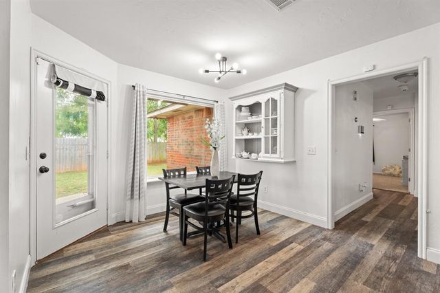 720 NW 8th Street, Moore, OK 73160