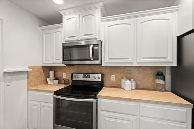 720 NW 8th Street, Moore, OK 73160