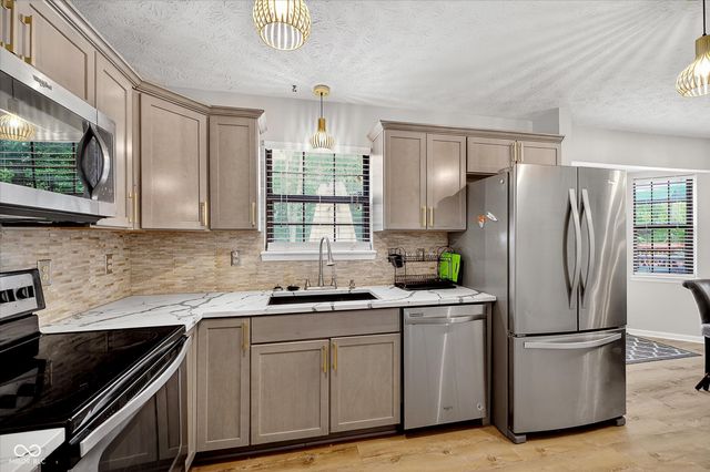 6461 Hunters Green Court, Indianapolis, IN 46278