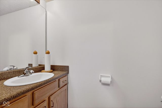 6461 Hunters Green Court, Indianapolis, IN 46278