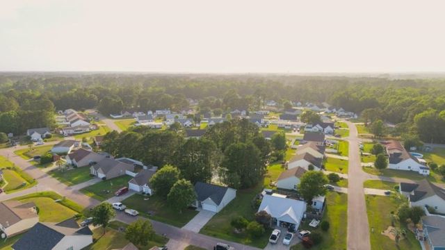517 Topaz Ave., Little River, SC 29566