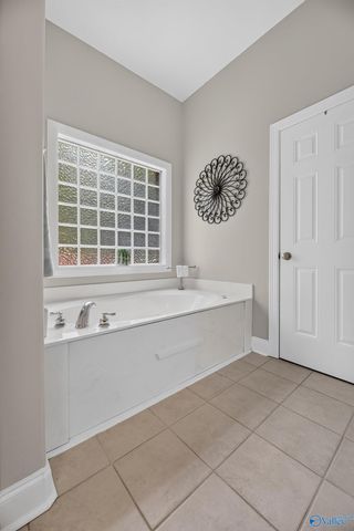 4410 Hidden Lake Drive, Owens Cross Roads, AL 35763