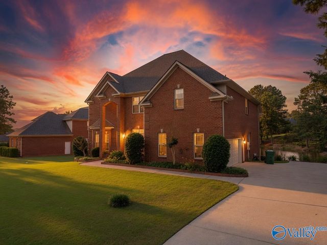 4410 Hidden Lake Drive, Owens Cross Roads, AL 35763