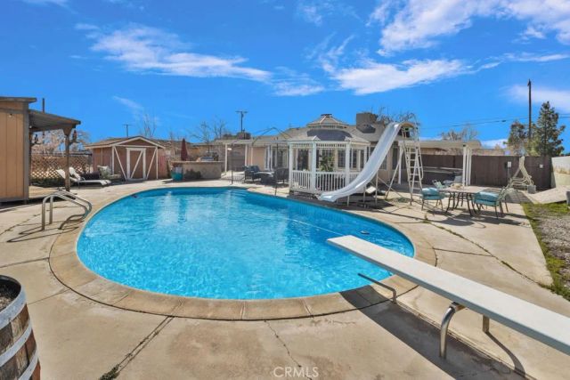 17598 Linden, Hesperia, CA 92345