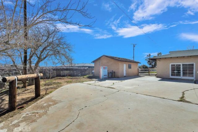 17598 Linden, Hesperia, CA 92345
