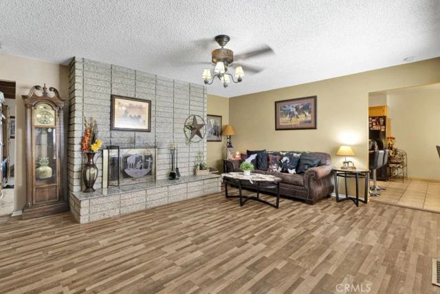 17598 Linden, Hesperia, CA 92345